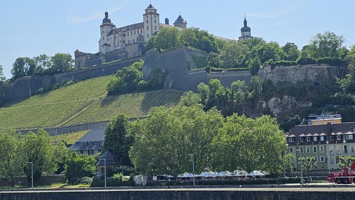 Die strahlende Sonne, der Thüringer Wald und eine unvergessliche Fahrt: Meine Graveltour von Erfurt nach Würzburg