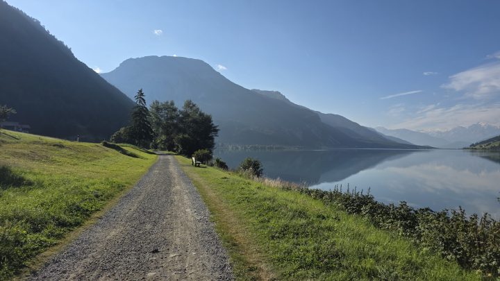 Gipfelsturm und Vinschgauer Genuss: Von Nauders über den Reschenpass bis Cles