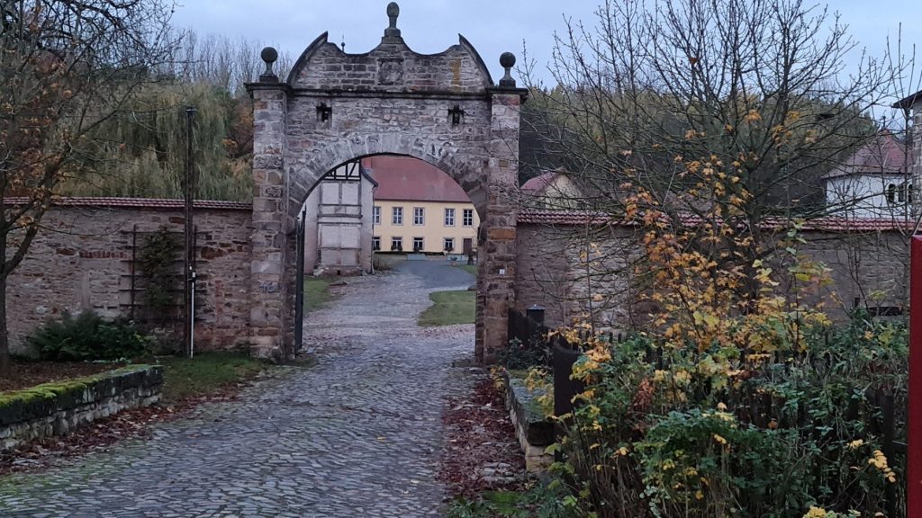 Historisches Tor zu einem Gutshof