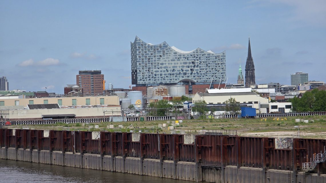 Kurz mal Hamburg: Mit dem Rad durch den Alten Elbtunnel