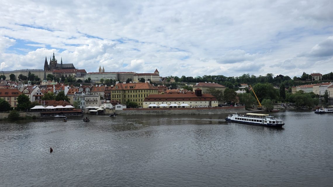 Zu Fuß durch Prag: Von der Karlsbrücke auf den Hradschin