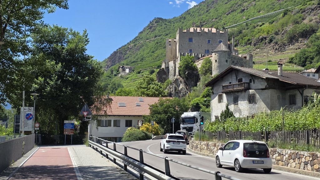 Burg bei Kastelbell im Vinschgau