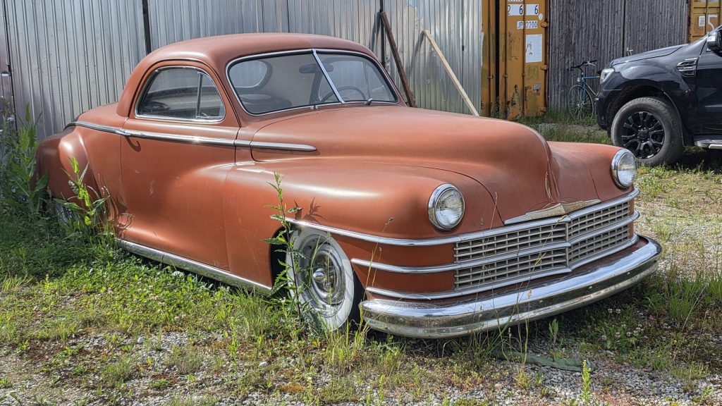 Rostiger amerikanischer Oldtimer bei Oberottmarshausen