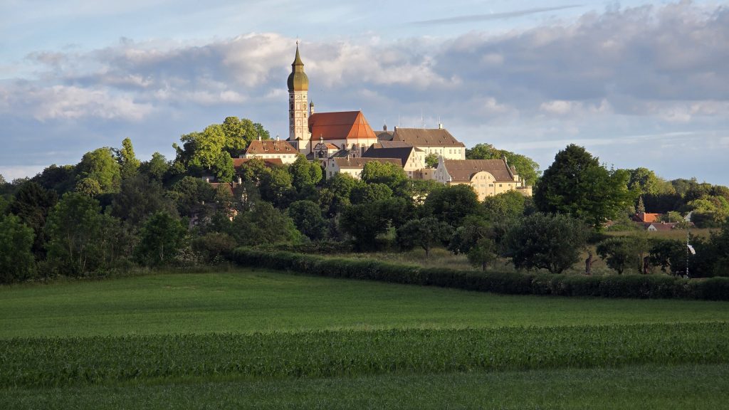Kloster Andechs im Morgenlicht