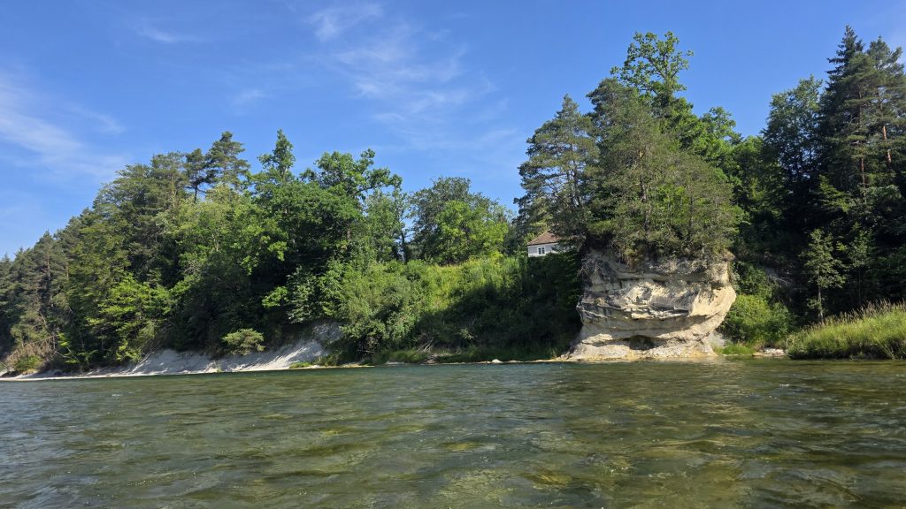 Nagelfluhfelsen am Ufer der Isar