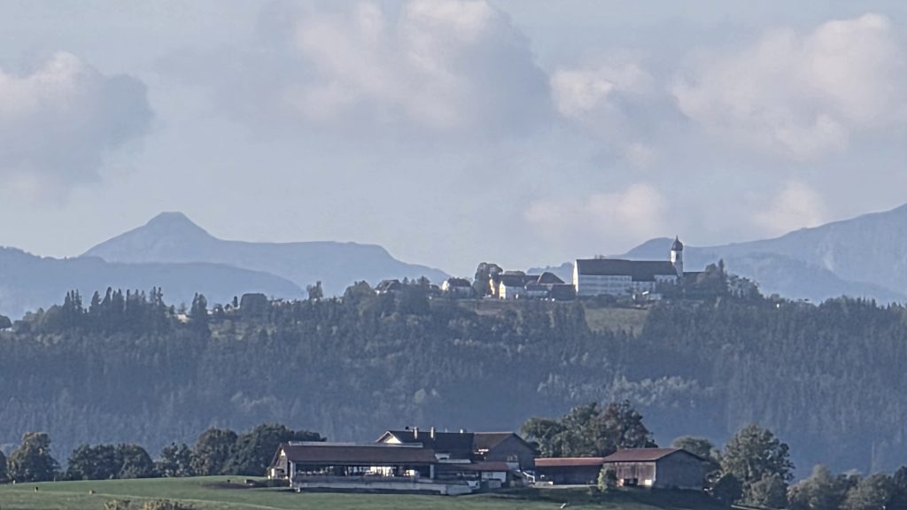 Blick über das Voralpenland bei Schellschwang