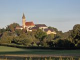 Kloster Andechs auf dem Heiligen Berg im Morgenlicht