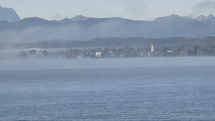 Herbstnebel über dem Starnberger See: Einmal rundherum