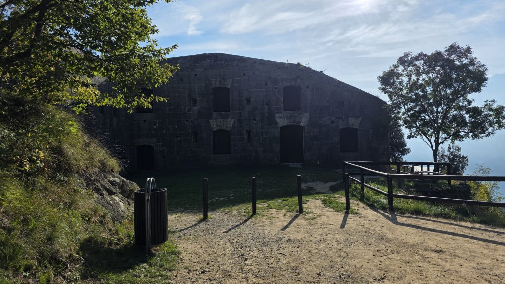 Alte Festungsanlage auf dem Monte Brione